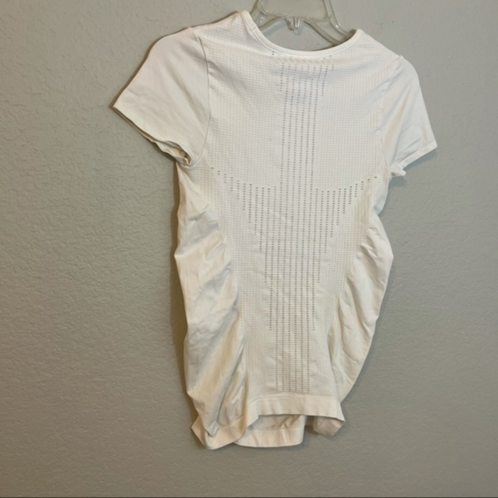 Athleta‎ Rouche Performance Tee - Picture 3 of 3